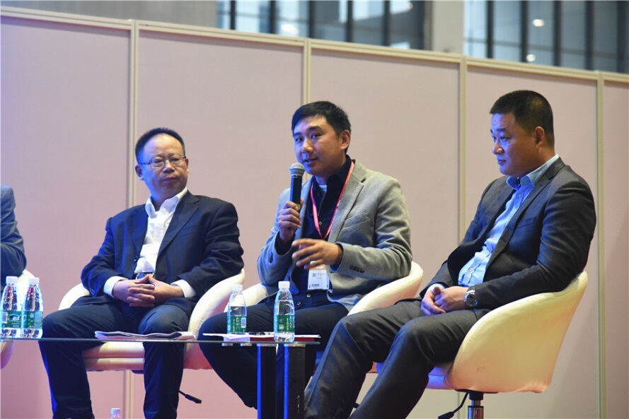 北京調(diào)良寵物職業(yè)培訓(xùn)學(xué)校校長何軍先生闡述中國目前的寵物培訓(xùn)機構(gòu)現(xiàn)狀